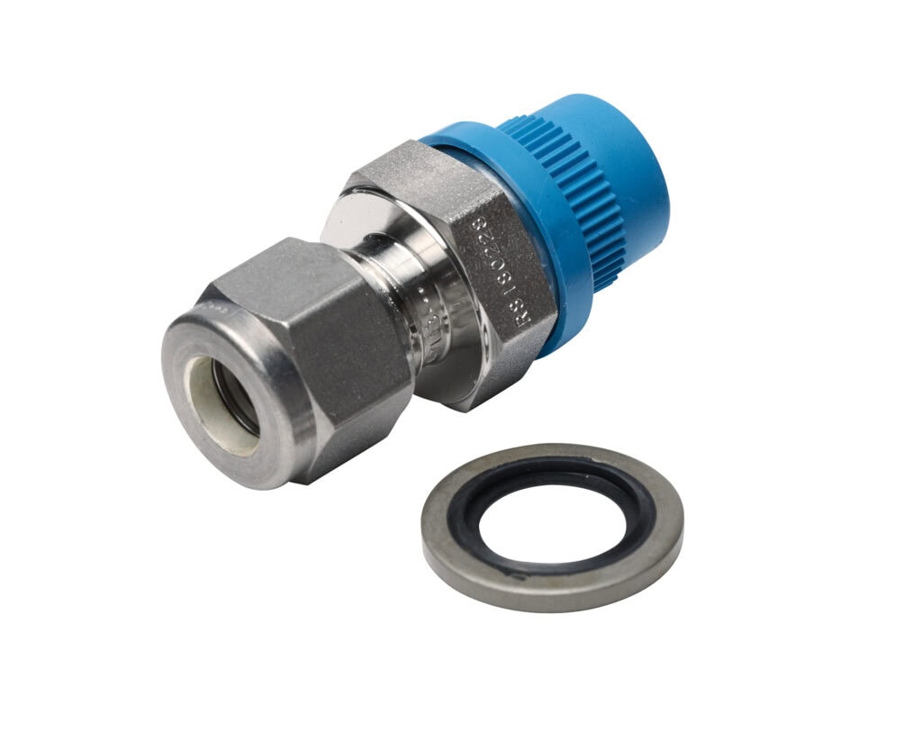 930041-001 Fitting and gasket